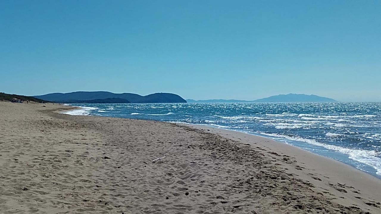 Hotel Lupo Di Mare Марина ди Кастането Кардучи Екстериор снимка